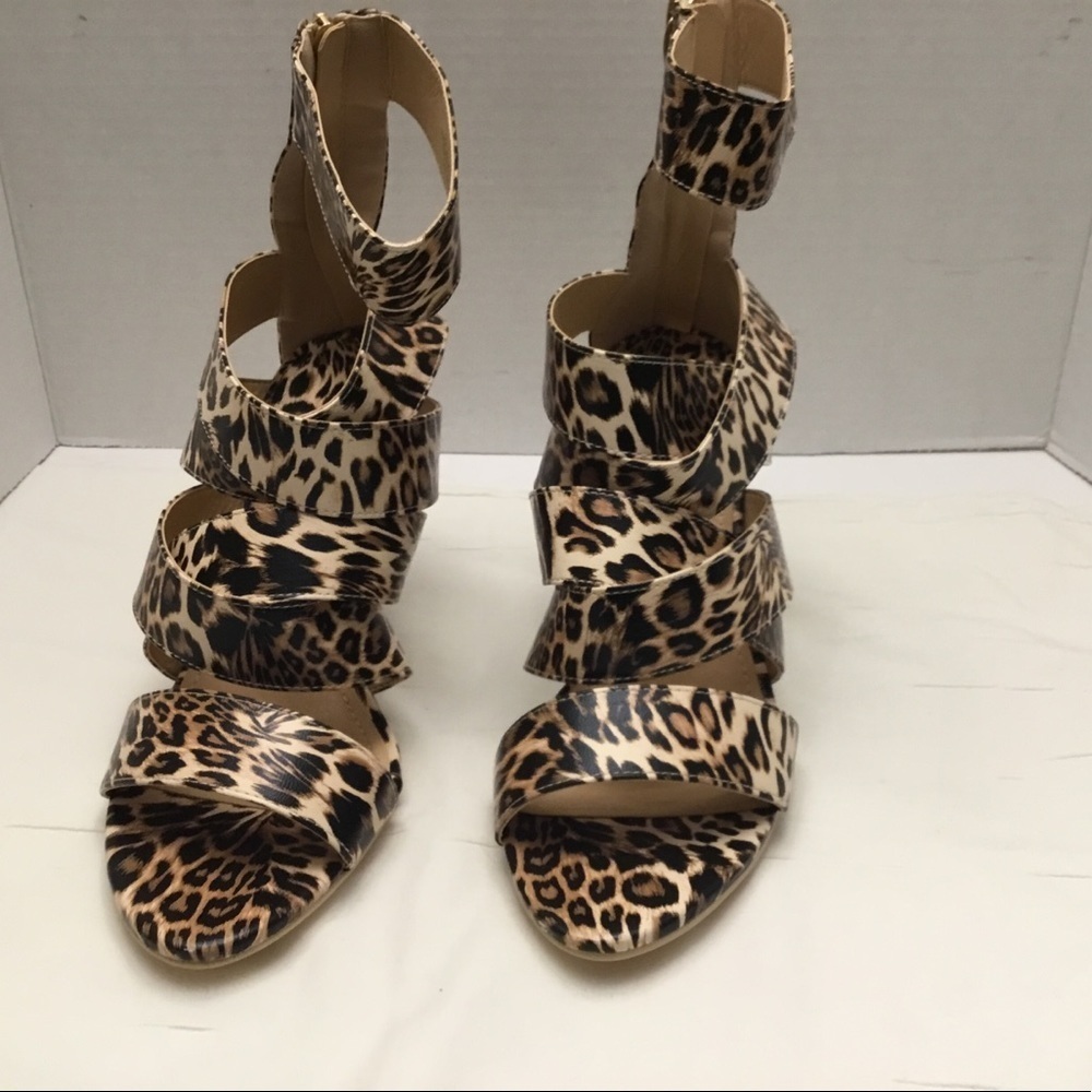Mackin J heels size 8.5